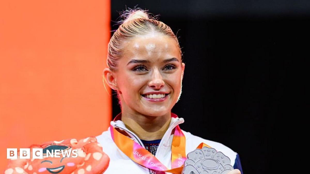 
                            Female athletes hit back at 'weird' and 'derogatory' comments about their appearance