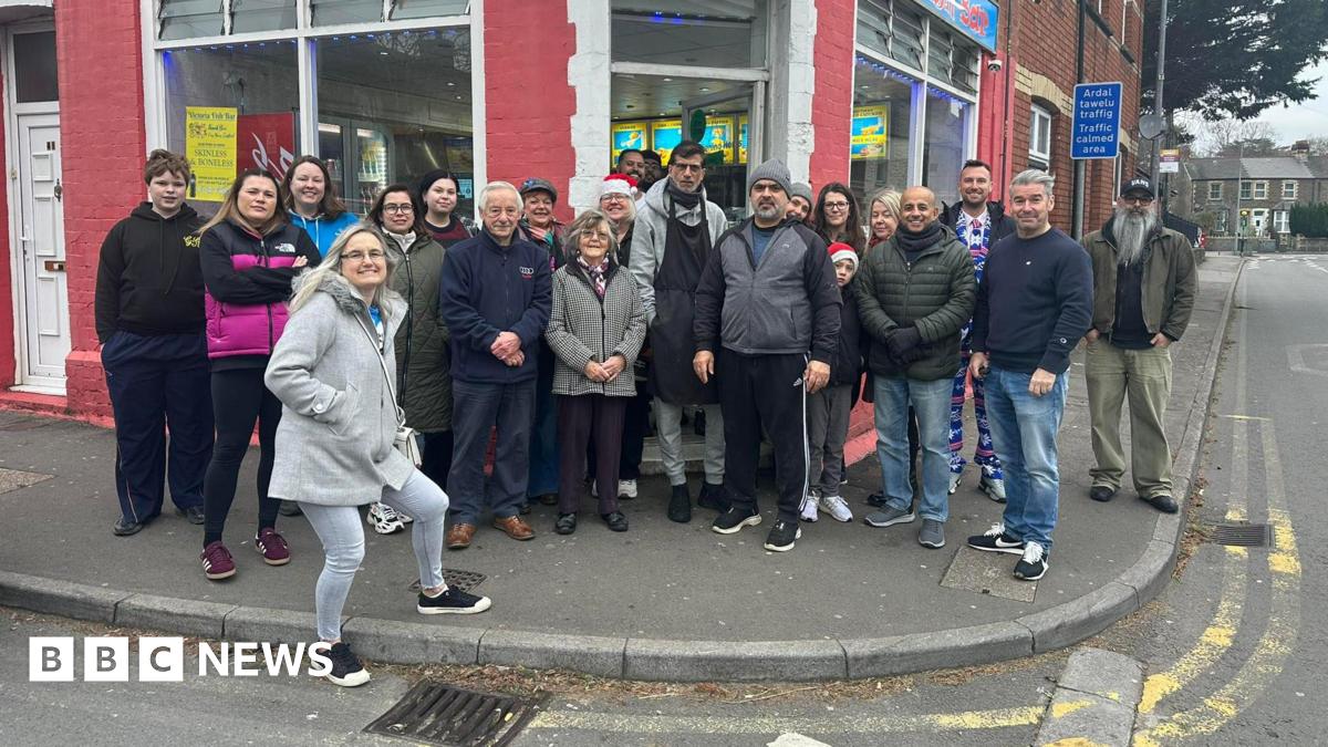 Victoria Fish Bar はカーディフ周辺で 1,000 食のボクシングデーの食事を配達します