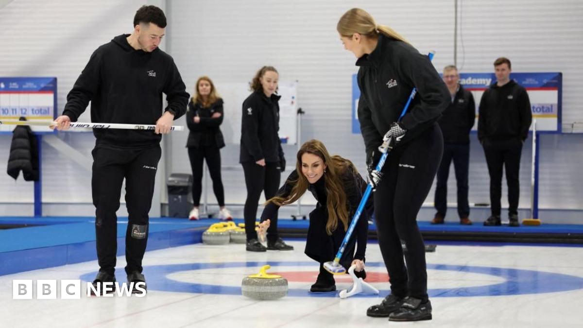 Catherine and William enjoy curling in Stirling