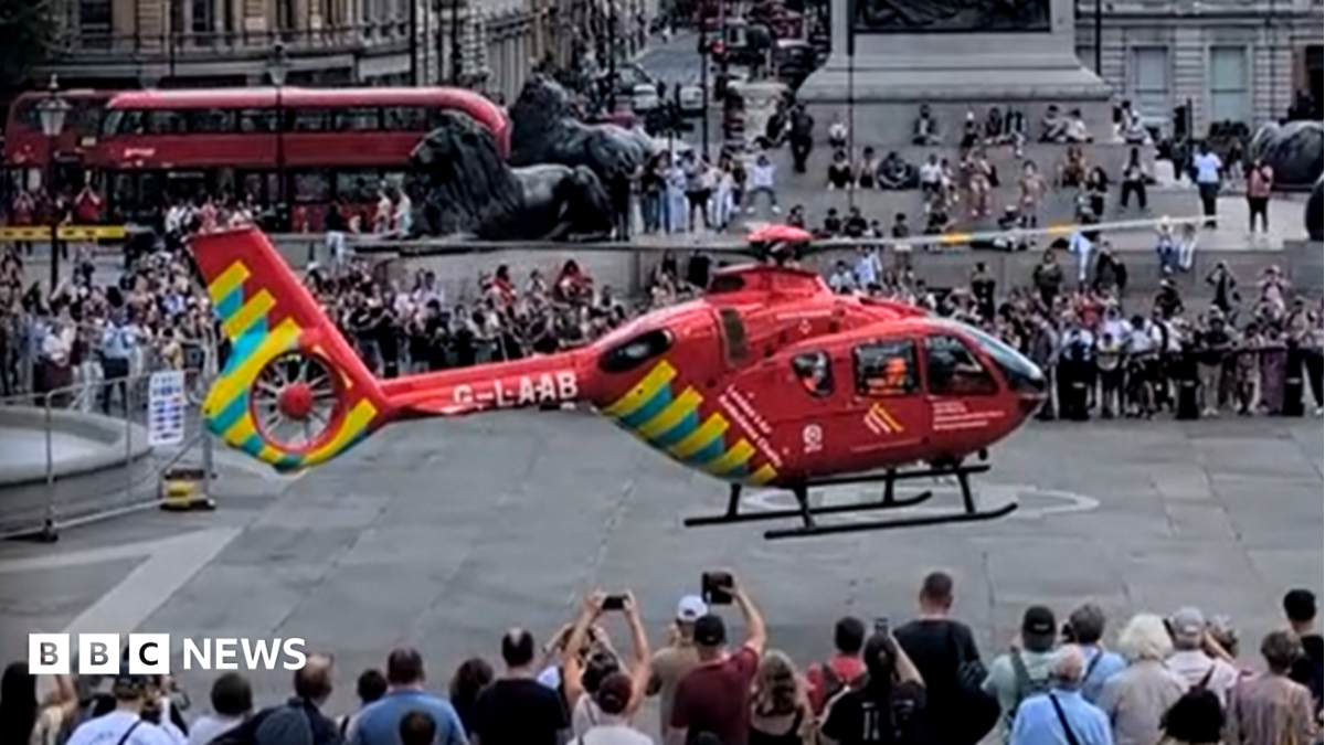Woman arrested after four stabbed in central London