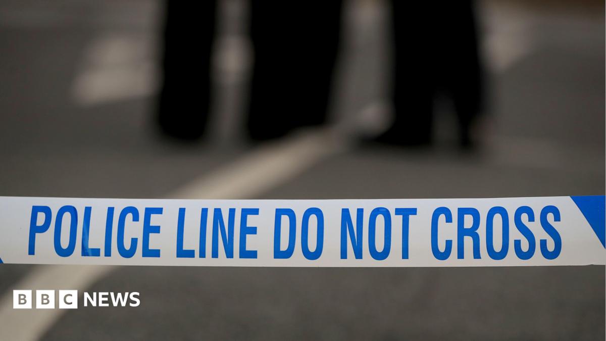 Murder hunt begins after boy stabbed in Battersea