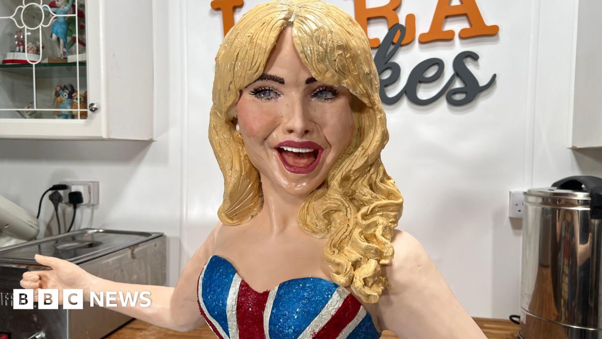 Life-size Sabrina Carpenter cake marks UK tour