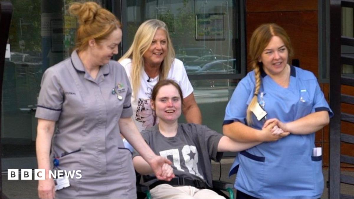 Mum’s ‘tears of joy’ as her daughter finally leaves hospital unit | Manchester News Mum’s ‘tears of joy’ as her daughter finally leaves hospital unit | Manchester News