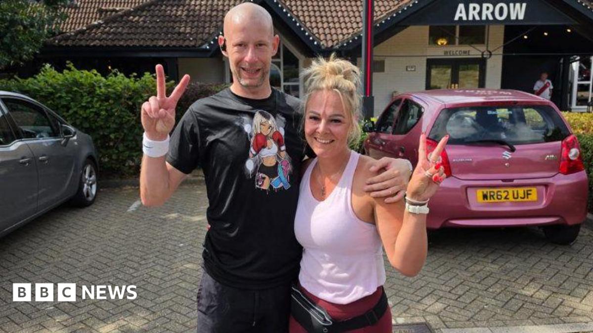 Man raises over £4,000 to fund a stranger's dream vacation