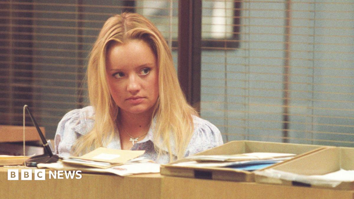 Lucy Davis urges women to check their breasts for cancer – here’s how  www.bbc.co.uk