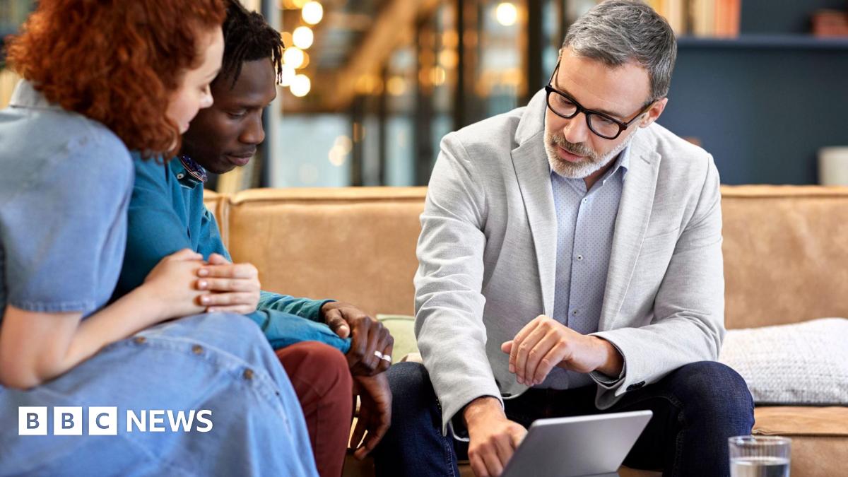 
                            Banks to get new powers to give financial advice