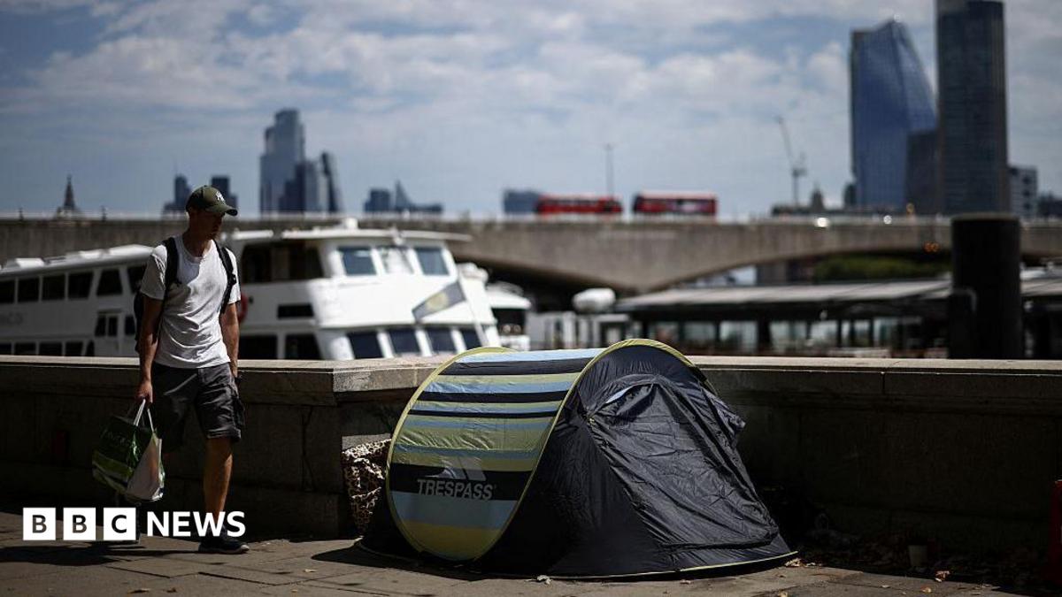 London rough sleeping falls sharply among young adults