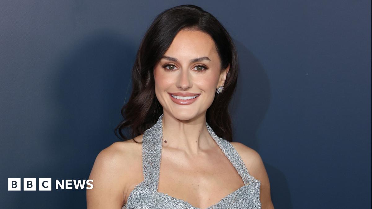 
                            Strictly Come Dancing final: Stars prepare to battle for glitterball trophy