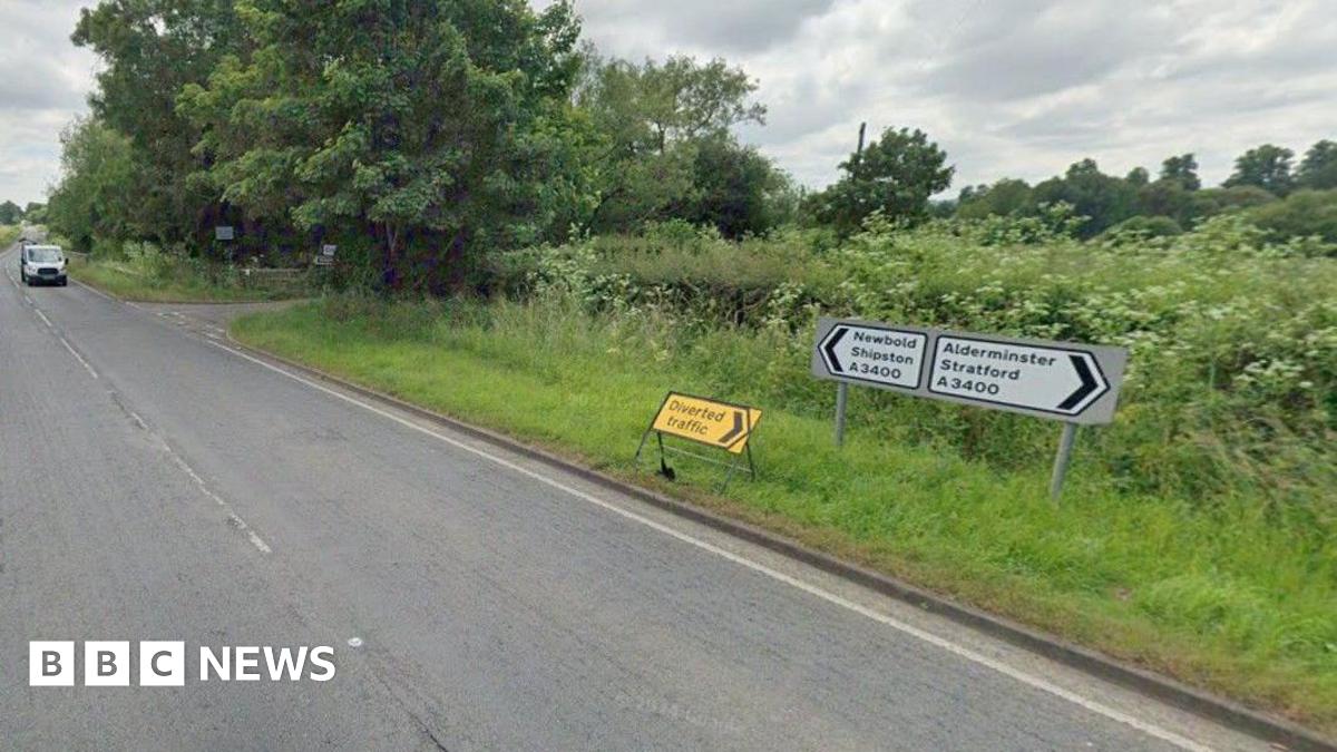 Motorcyclist dies after Newbold on Stour crash with car