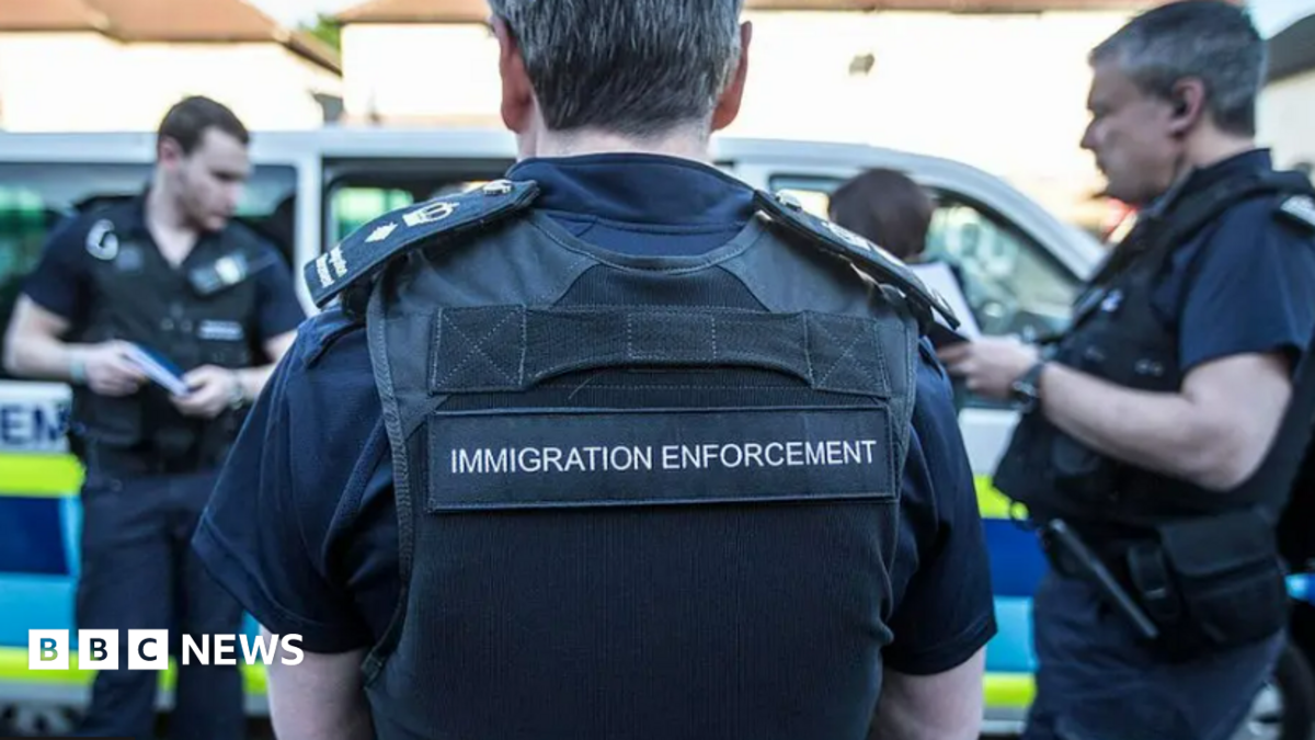 Northern Ireland: UK to 'intensify' crackdown on illegal migration