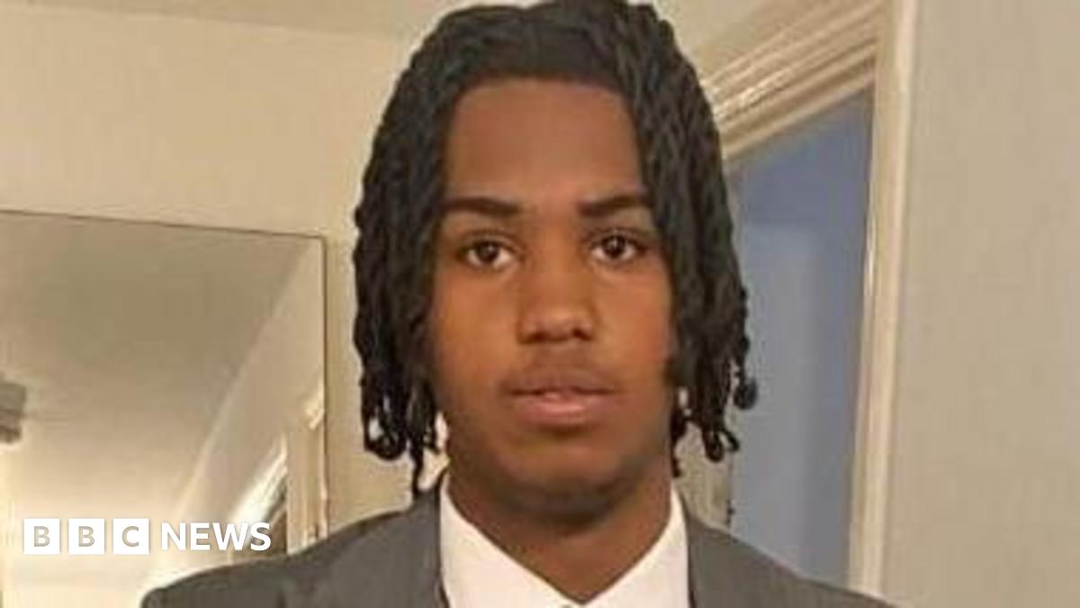 Kamari Johnson: Boy was stabbed over moped deal, Old Bailey hears