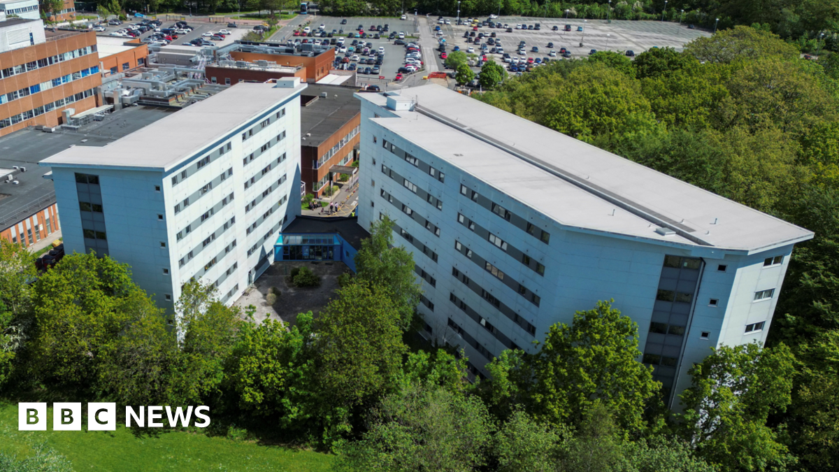 Where is hantavirus quarantine hospital site Arrowe Park?