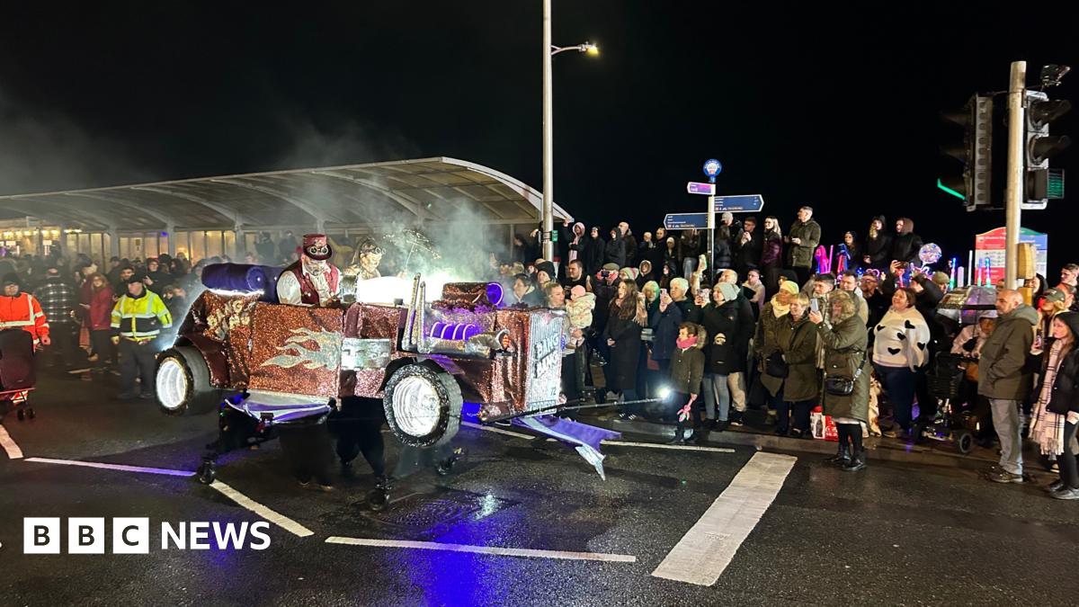 Bristol in Pictures: Carnivals and crocodiles