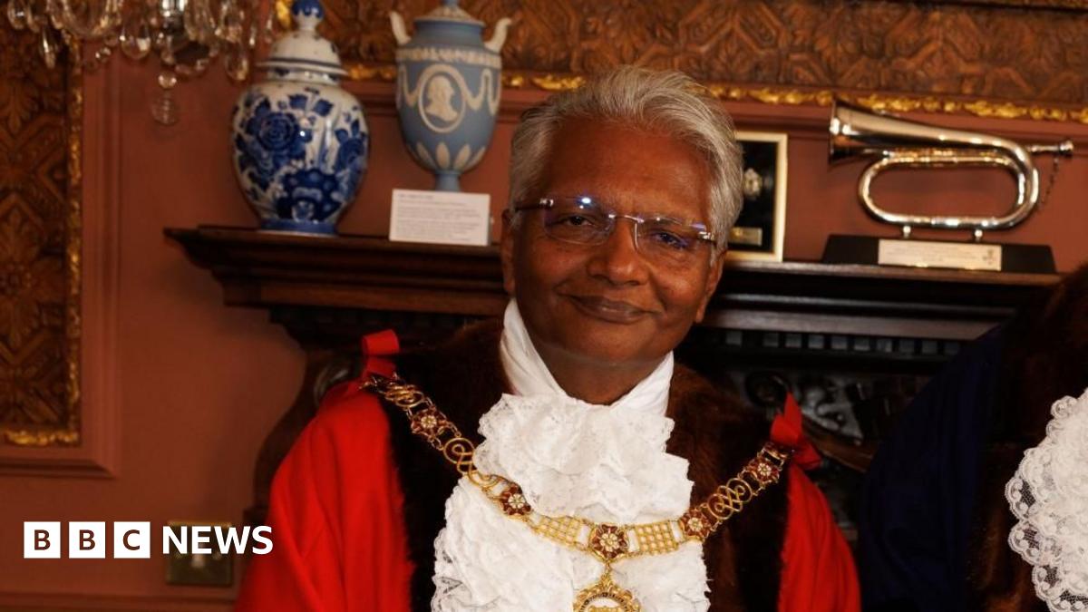 Fresh probe into former Bath mayor's antisemitic posts