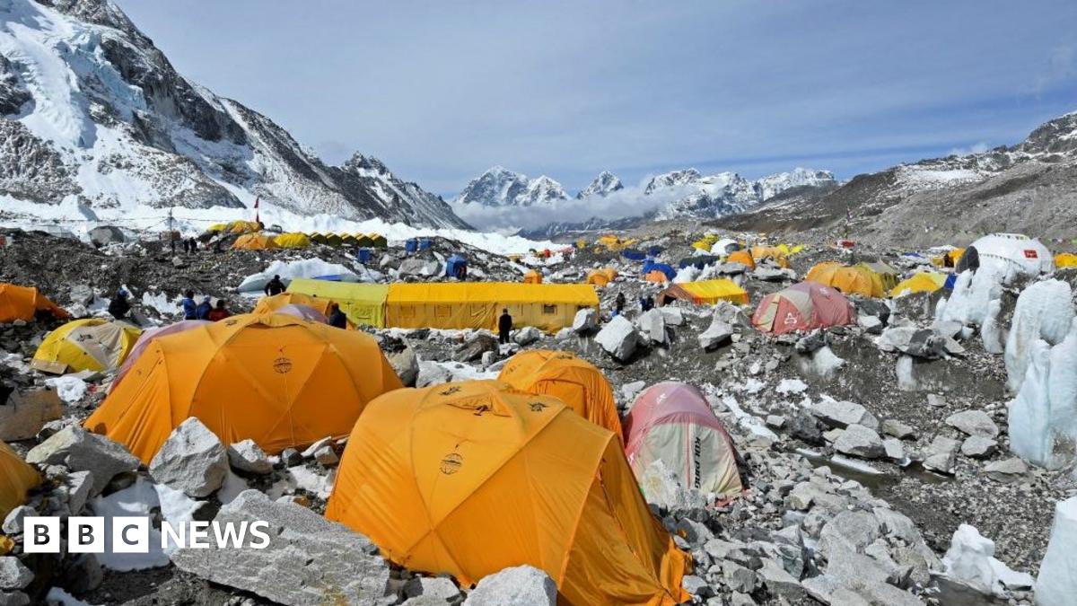 Retired American doctor dies during Everest climb BBC News