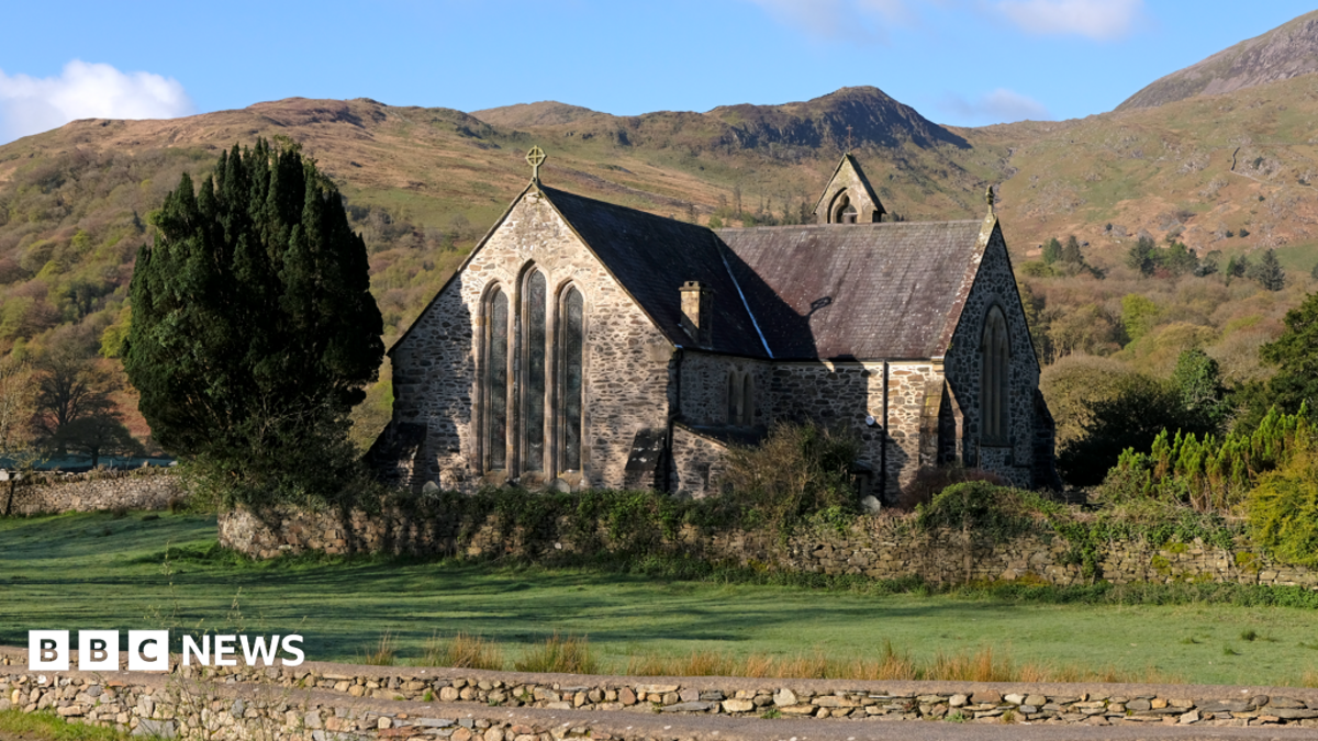 Reddit users vote Beddgelert church 'best place on earth'