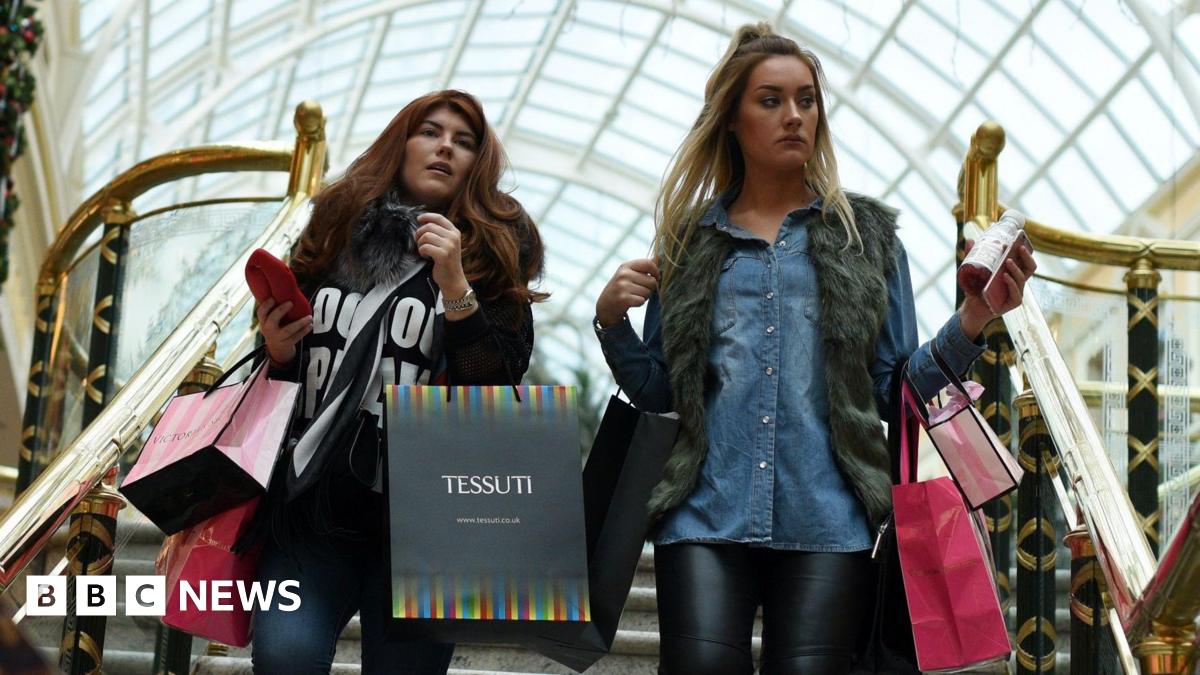 Demand for online jewellery boosts December retail sales