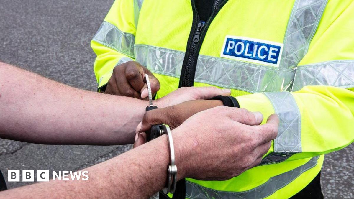 Police detainees 'at risk from delayed medication'