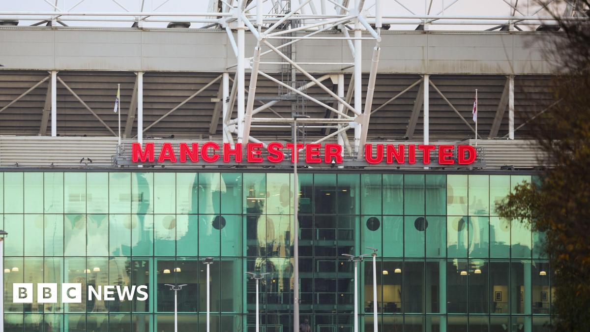 Man Utd food hygiene rating cut after mouse droppings found