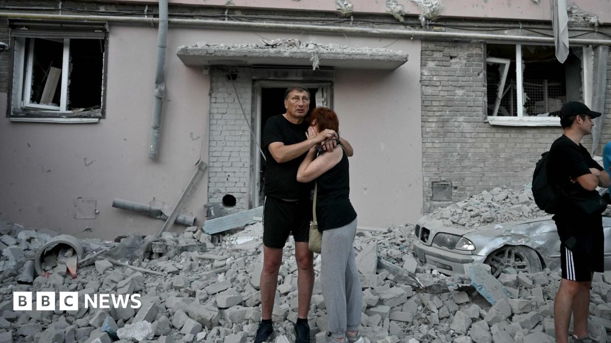 At least 10 killed in large-scale Russian missile and drone strikes on Kyiv
