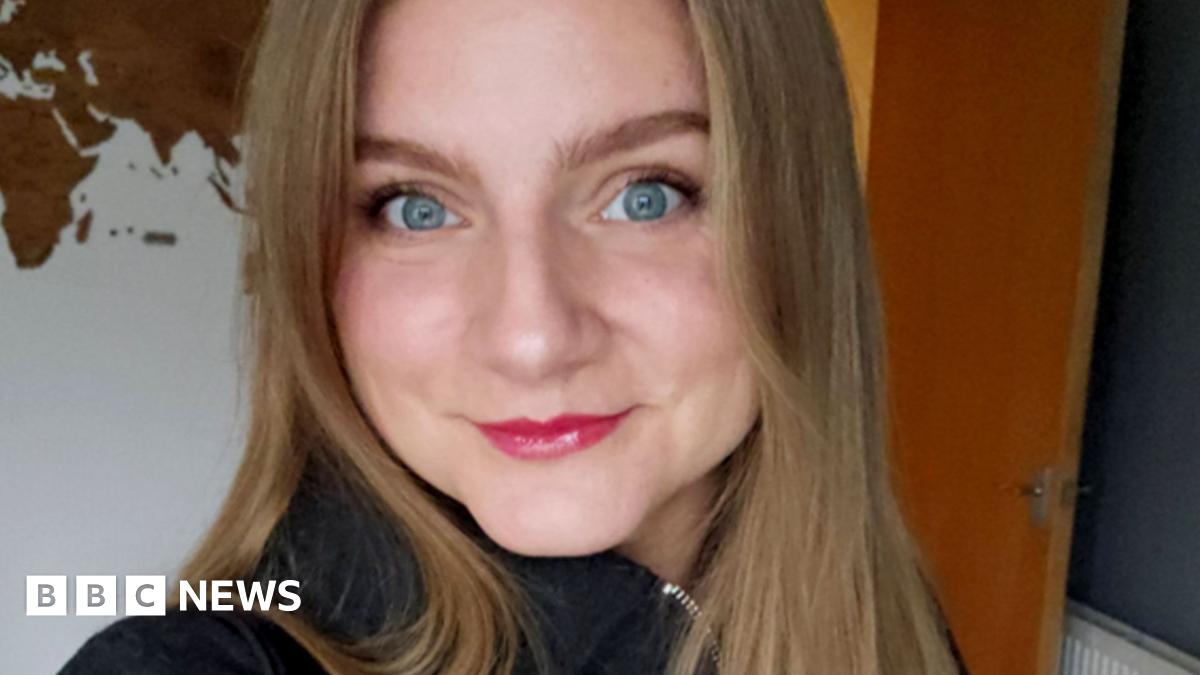 
                            How are UK passport rules changing for British dual nationals?