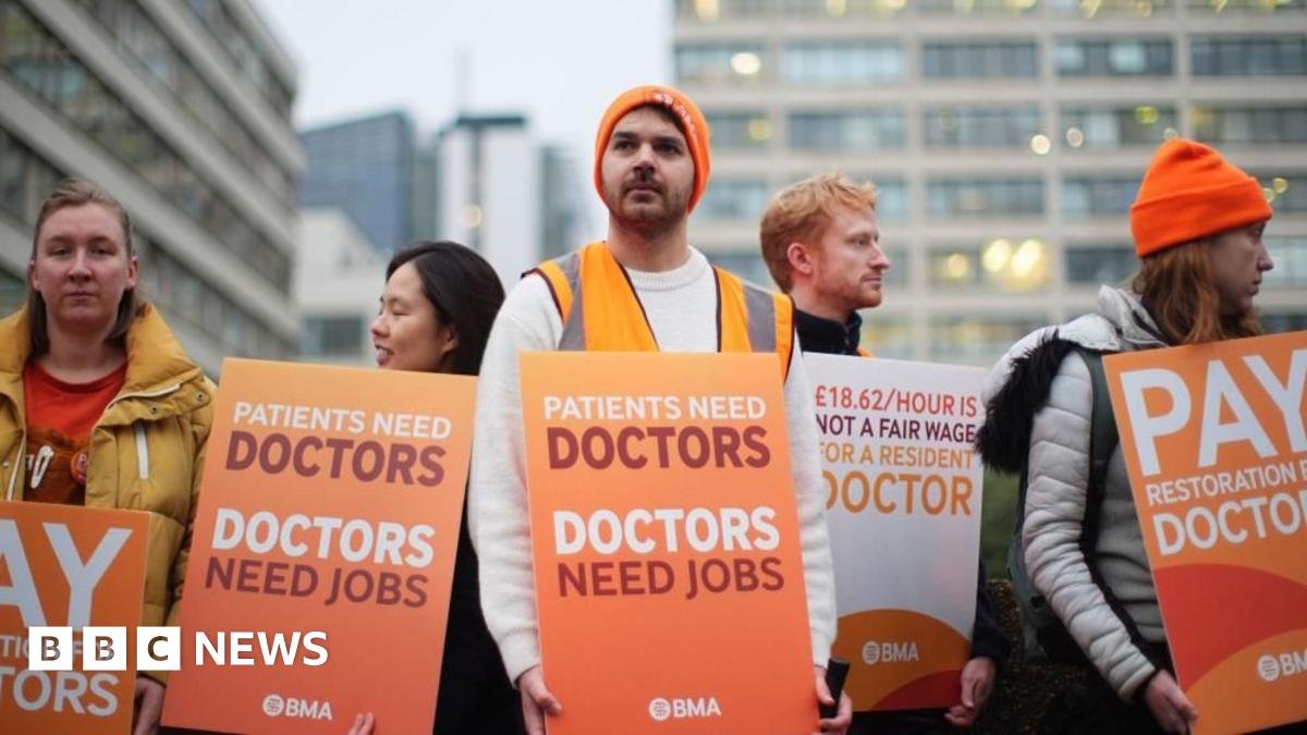 
                            Last minute offer may avert next week's doctor strike