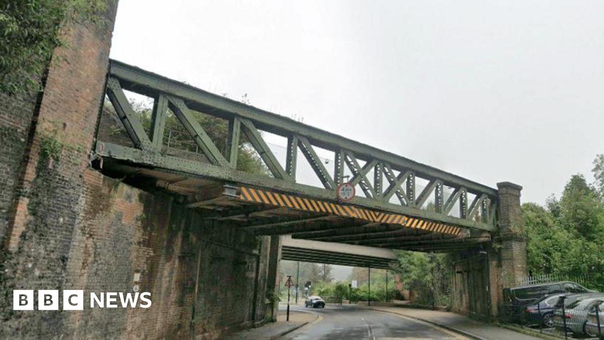 'Bashed' Brighton Main Line bridge gets vehicle collision protection