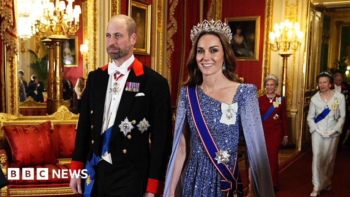 
                            Royals lay out festive greeting at glittering state banquet