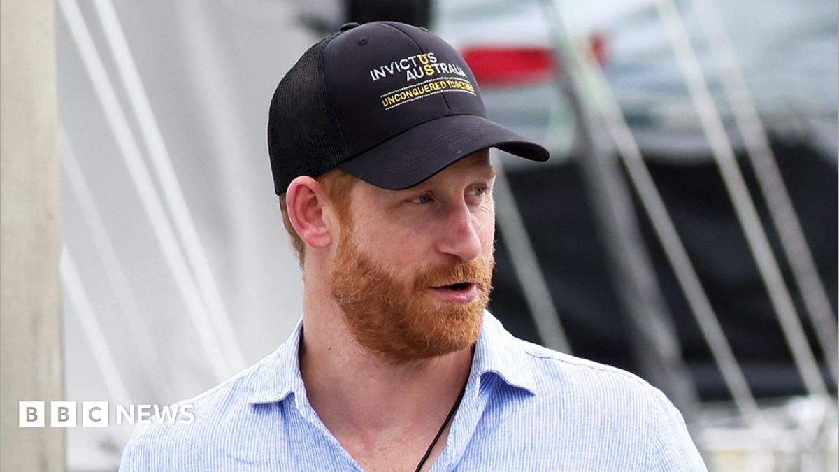 Buckingham Palace says Prince Harry will not stay there despite his team announcing he would