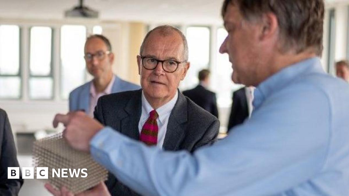 Exeter university gets £19.6m for metamaterials research