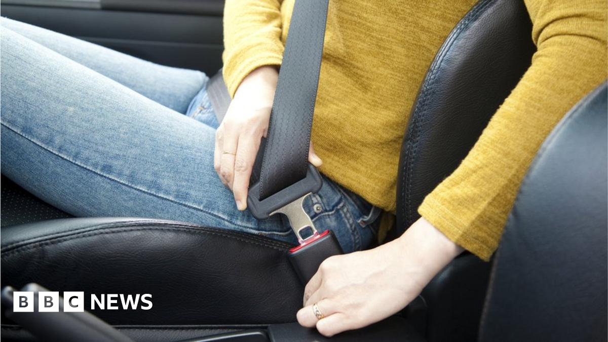 Drivers face penalty points for not wearing seat belts - BBC News