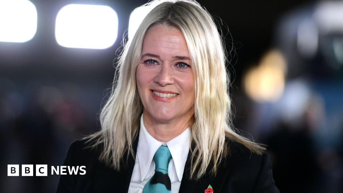 
                            Edith Bowman 'heartbroken' after case with ashes goes missing