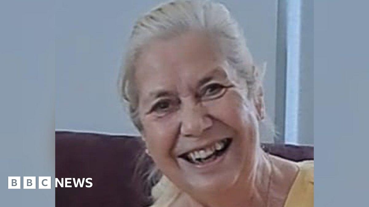 
                            Fatal royal outrider crash: Officer 'drove straight into' victim