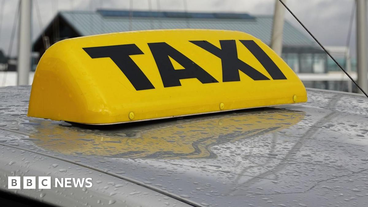 
                            Government to ban asylum seekers from using taxis
