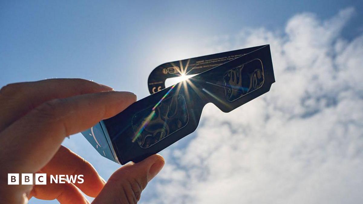 Eclipse chasers scramble for glasses as stocks run low