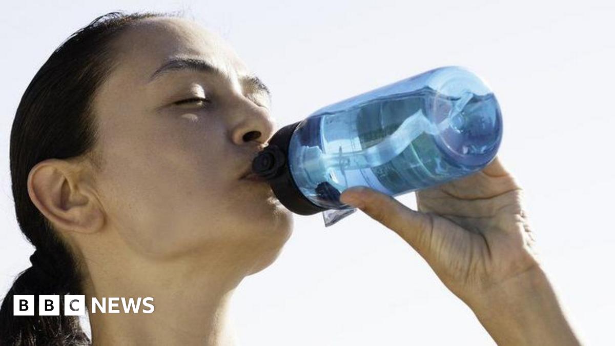 Duxford air show takes measures to cope with hot weather