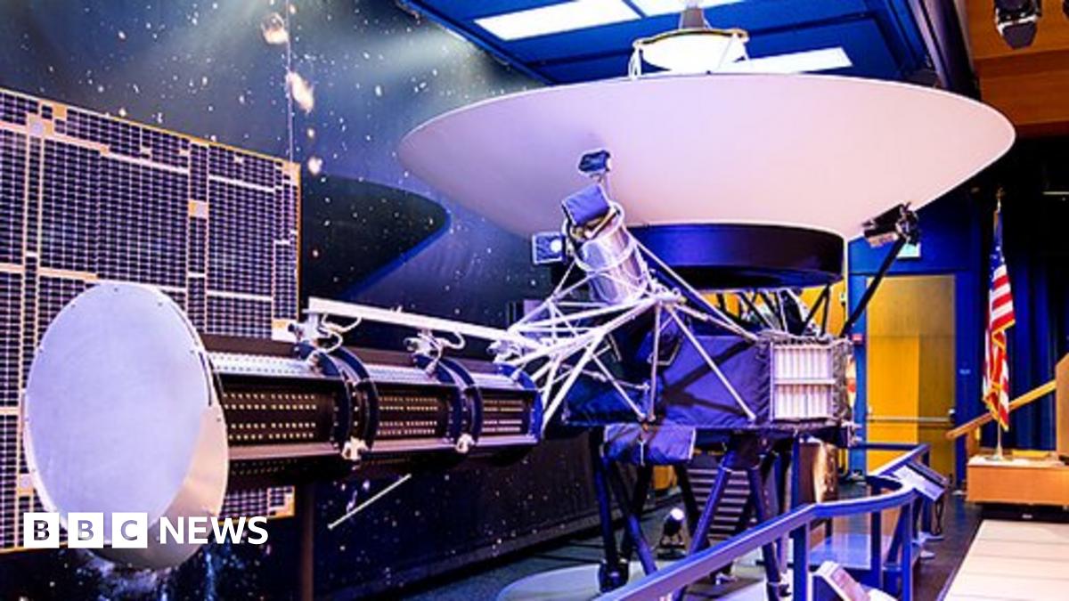 Voyager-1 departs to interstellar space - BBC News