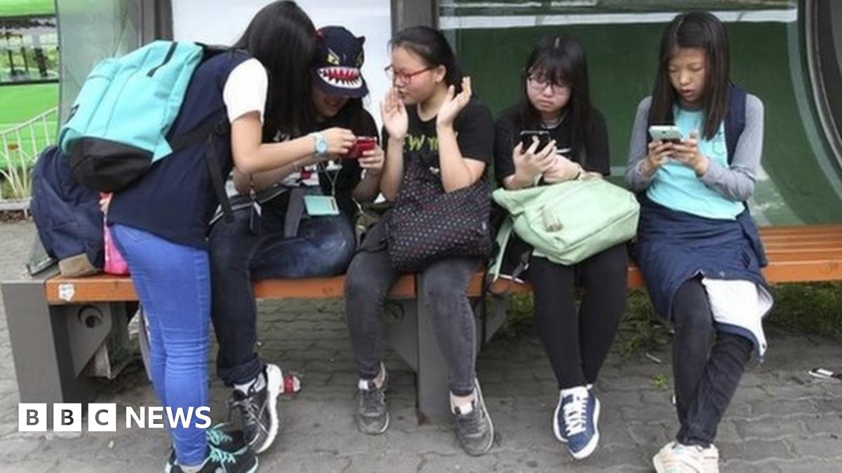 South Korea child monitoring phone app flawed - BBC News