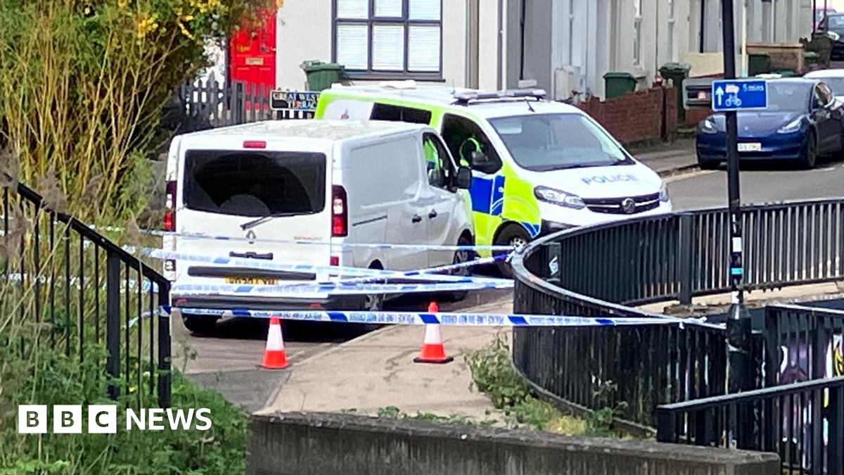 Cheltenham: Man dies after punch from teen 'who threw branch'