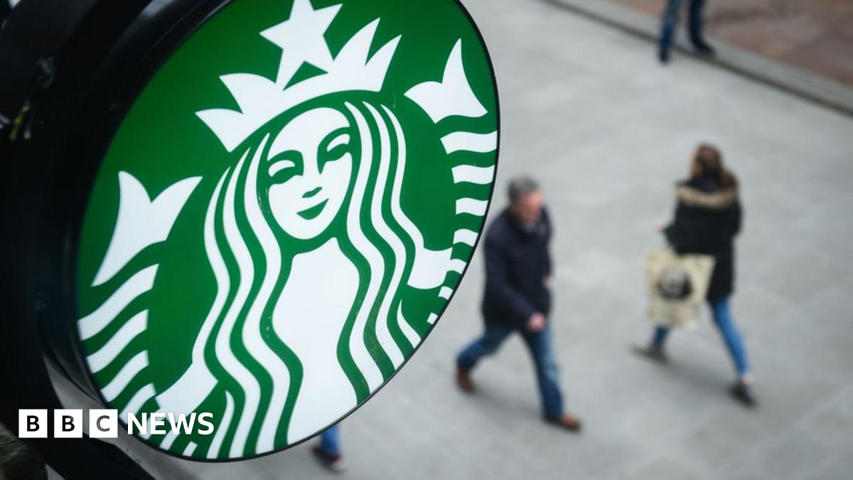 Starbucks CEO pledges to hire 10,000 refugees globally BBC News