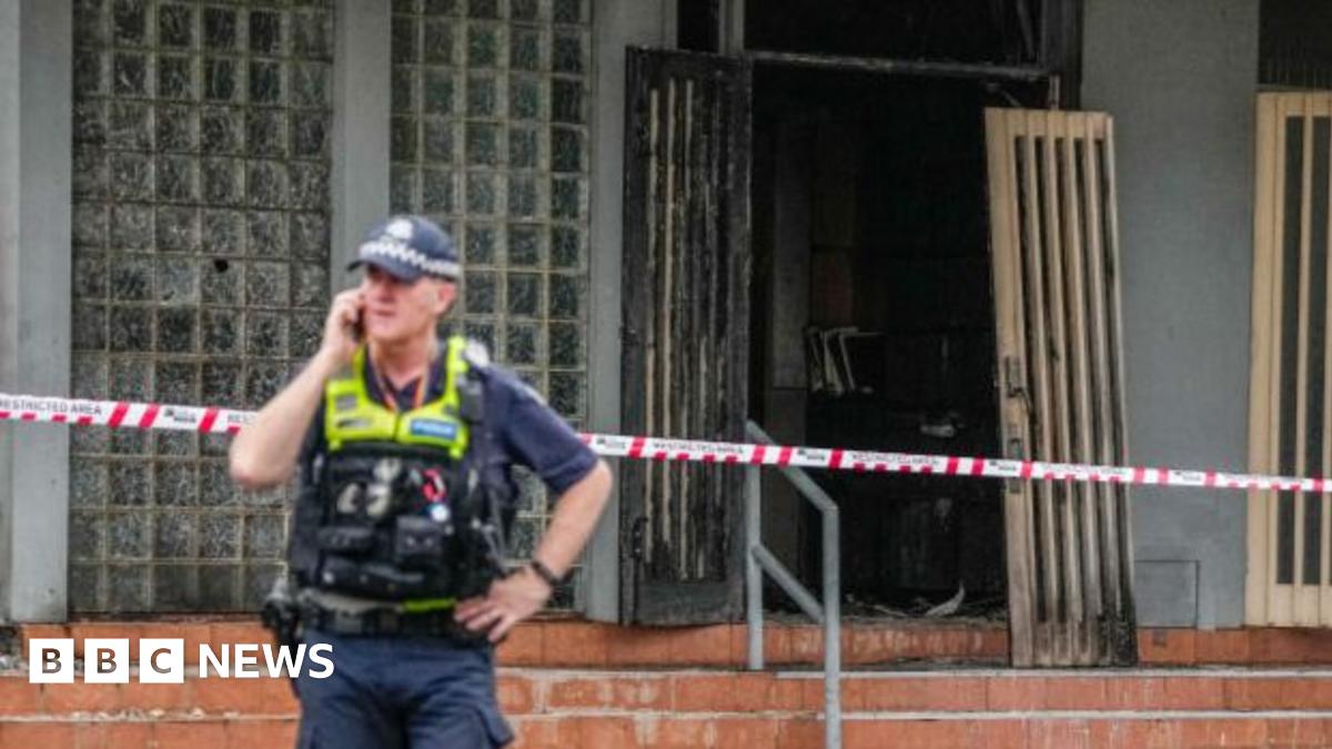 Melbourne Synagogue Fire Likely Terror Act Police Say Bbc News