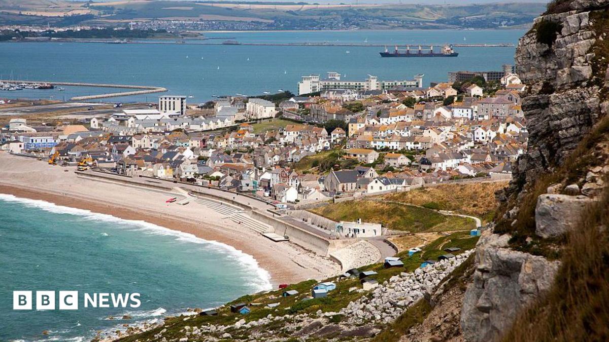 portland-concerns-over-sea-defence-plans-for-chesil-cove-bbc-news
