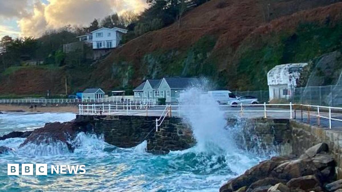 Image for South West and Channel Islands red warnings as Storm Goretti arrives