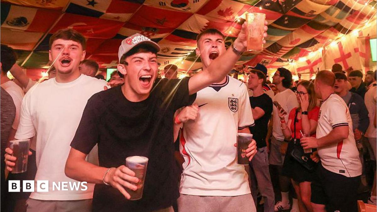 Government rules out extending pub hours for England v Mexico game