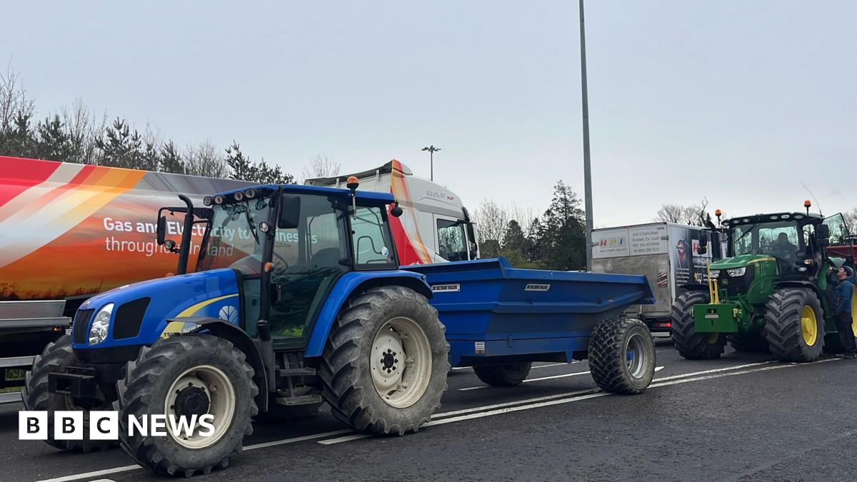 Fuel protests: Hundreds of Irish forecourts run out of fuel