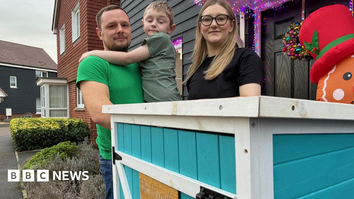Honesty box 'helps us thank our generous community' - BBC News