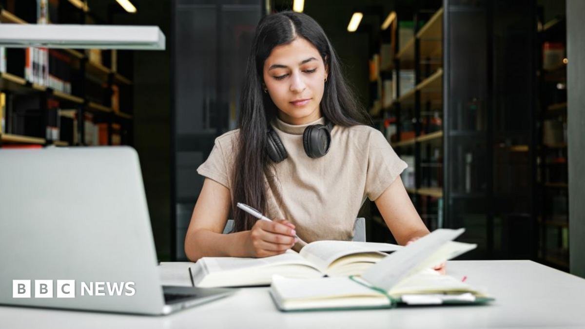 From making friends to managing money: Students' advice for this year's freshers