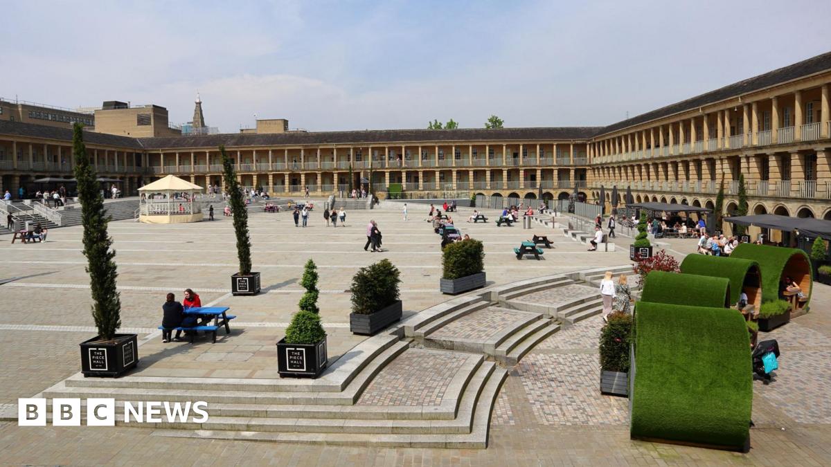 bbc.co.uk - John Greenwood - Halifax Piece Hall restaurant to close over economic difficulties