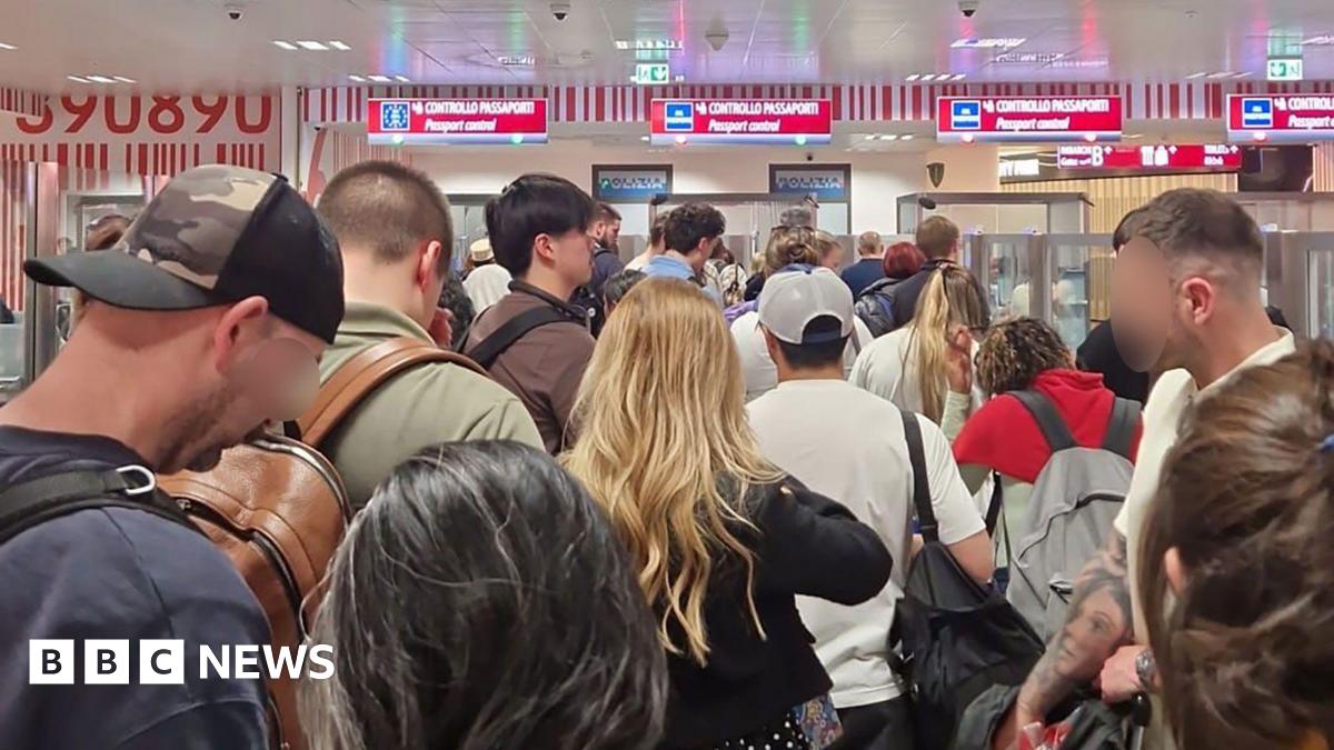 Ryanair flight from Milan to Manchester leaves passengers behind due to border delays