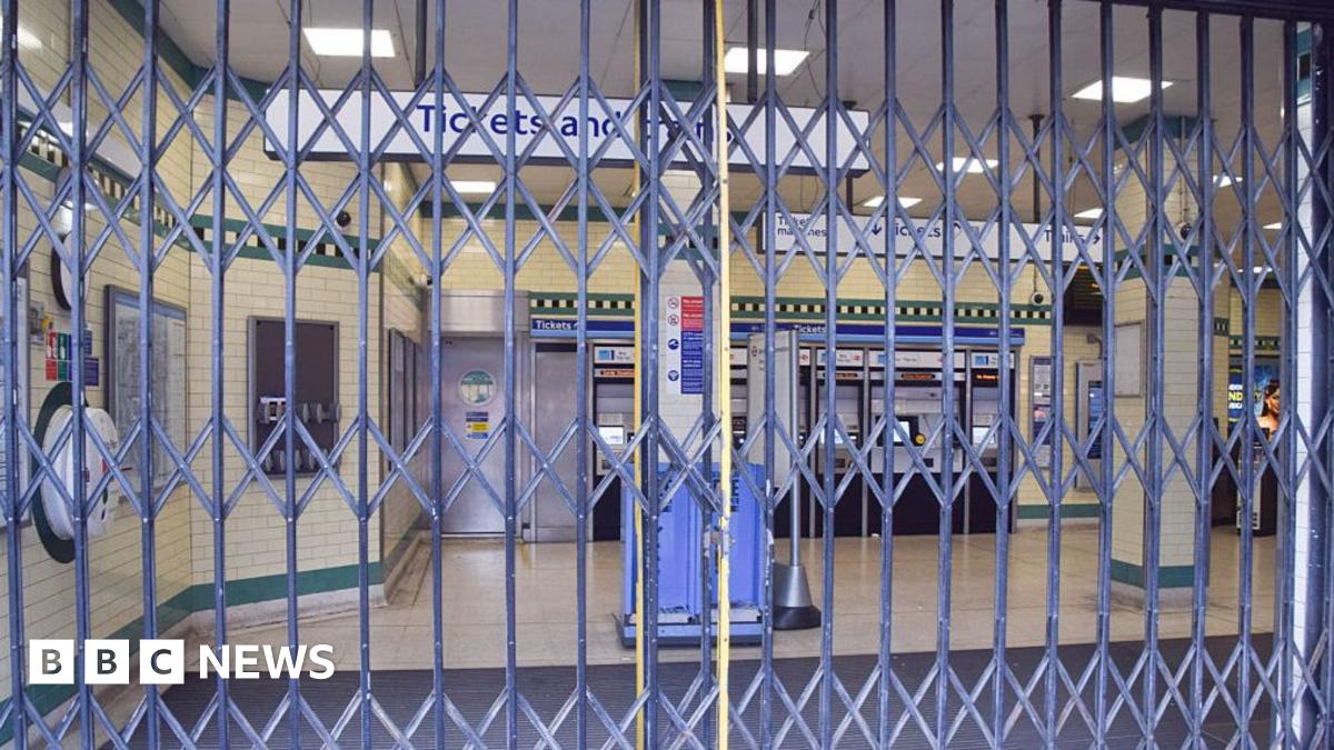 Tube strikes latest: Lines suspended as commuters face rush hour disruption
